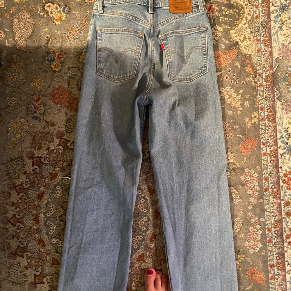 Levi’s Ribcage Straight Jeans - Picture 6 of 8